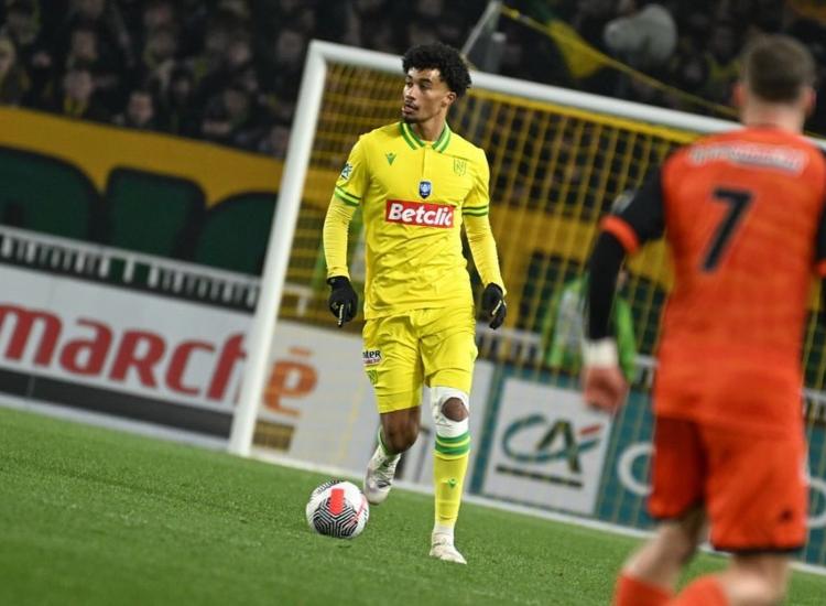 Nathan Zeze con la maglia del Nantes - fonte Lapresse - wintersport-news.it