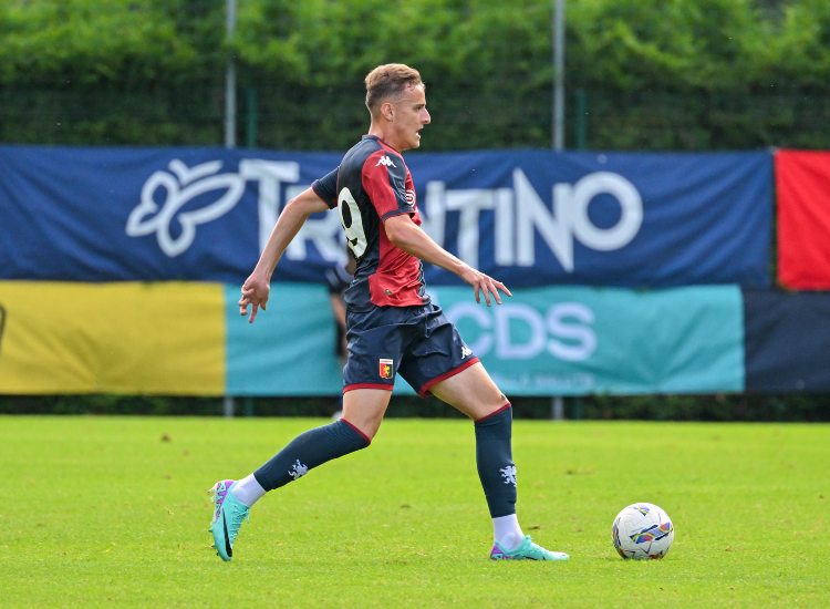 Christos Papadopoulos con la maglia del Genoa - fonte Lapresse - wintersport-news.it